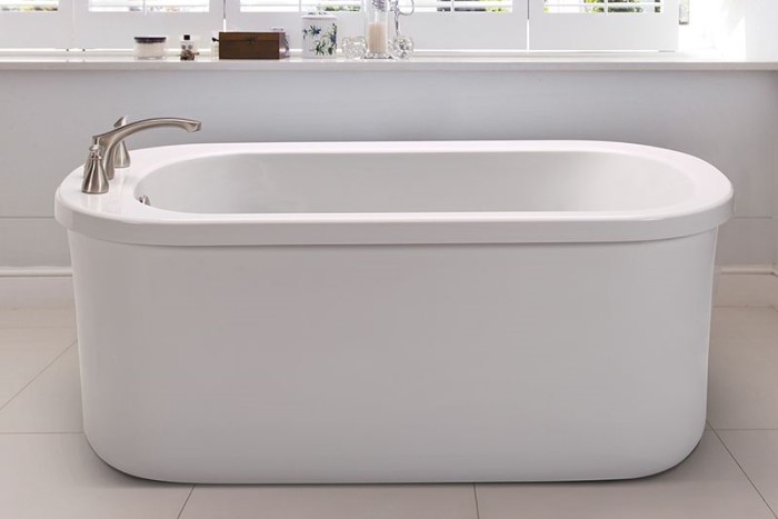 oval freestanding tub with deck mount