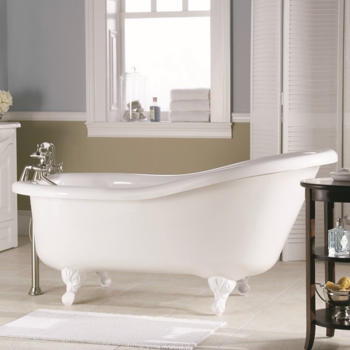 Oval Slipper Tub Shown in White with White Claw Feet