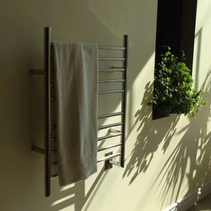 Straight Round Style Towel Warmer with 10 Cross Bars, Hardwired