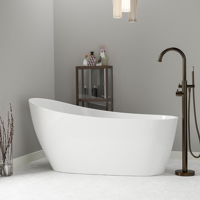 Modern Freestanding Bath with a Raised Backrest