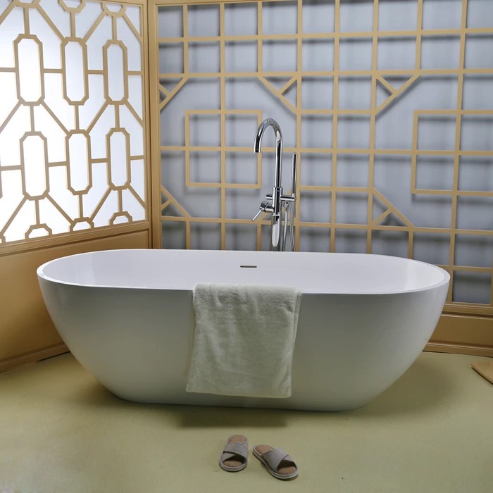 Contemporary Oval Bath with Rounded Sides