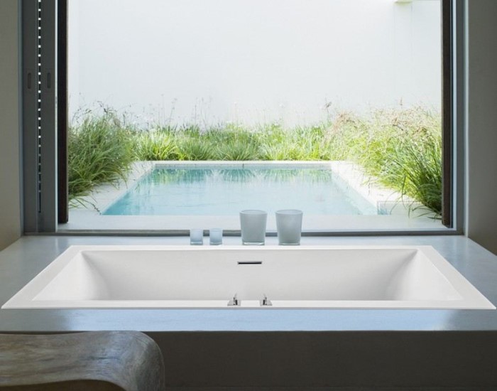 Andrea 18 Bathtub Installed as a Drop-in, Low Profile Option