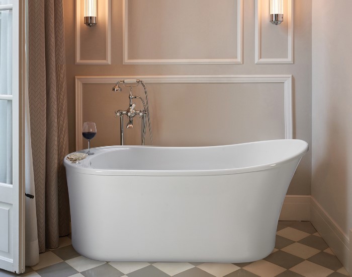 Slipper Freestanding Bath with Wide Deck at Drain
