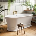 Oval Freestanding Bath with Classic Design