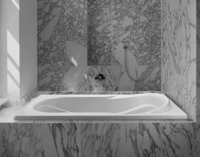 Refelection 3 Drop-in Tub Placed Between 3 Walls, Wall Faucet