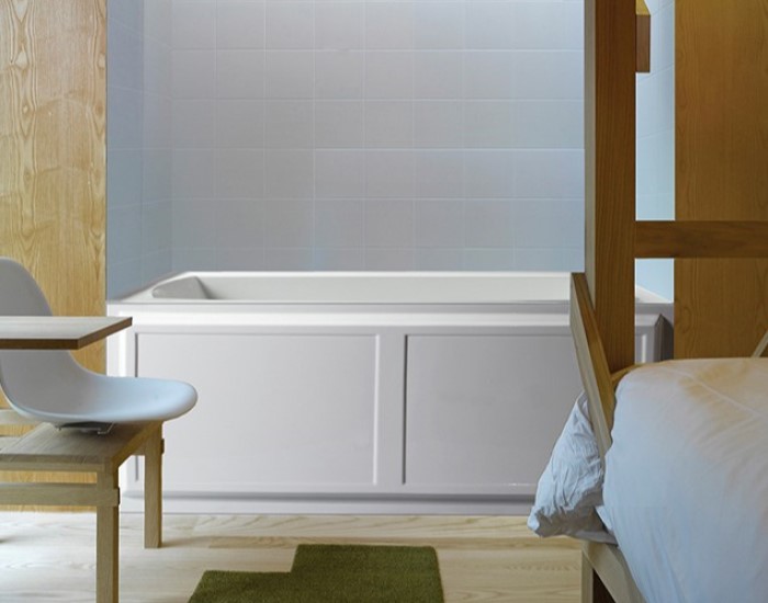 Wyndham 5 Bathtub Installed in an Alcove