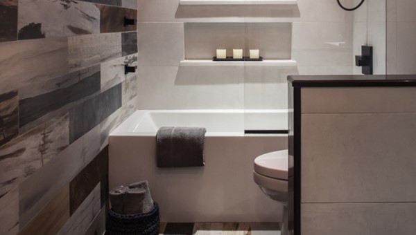 Alcove Tub & Shower