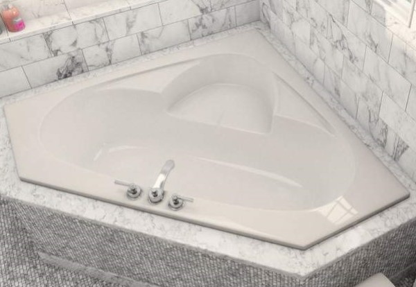 Triangle Tub with Corner Seat