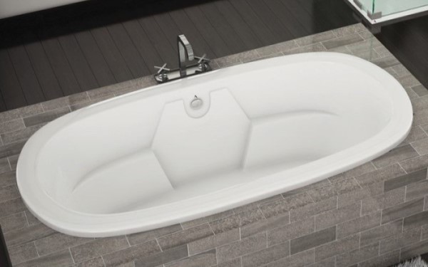 Brisa II 7444 Oval Bathtub with Armrests & Center Drain