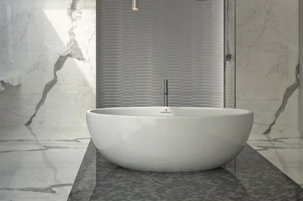 Contura 2 Oval Freestanding Bathtub with Curving Sides, Flat Rim