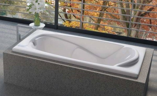 Crillon Rectangle Tub with Oval Interior and Armrests
