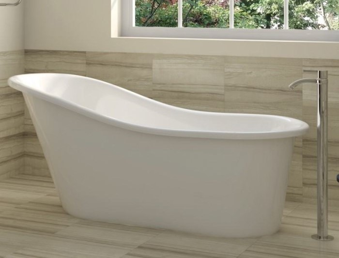 Emperor Slipper Bath with Simple Lines