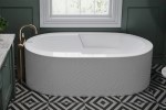 Oval Freestanding Bath, Straight Sides, Flat Rim, Armrests