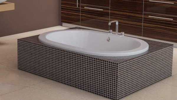 Sol Oval Tub with Flat Rim, Center Drain