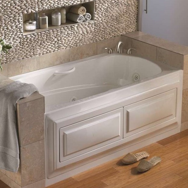 Alcove Bath with Raised Panel Skirt