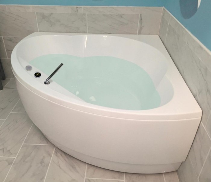 Skirted Corner Tub