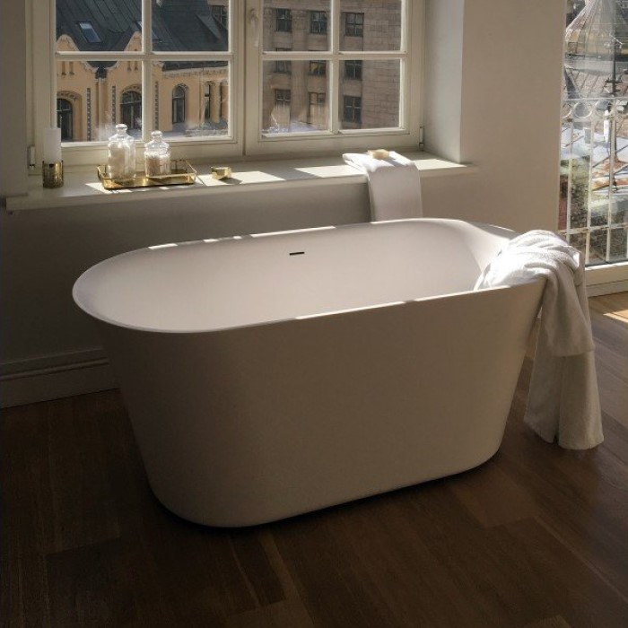 https://www.tubz.com/images/aquatica/tulip-freestanding-bathtub.jpg