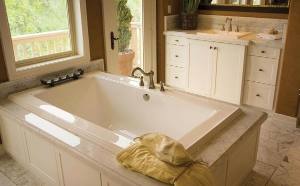 Rectangle Tub with Decorative Step Rim Edge