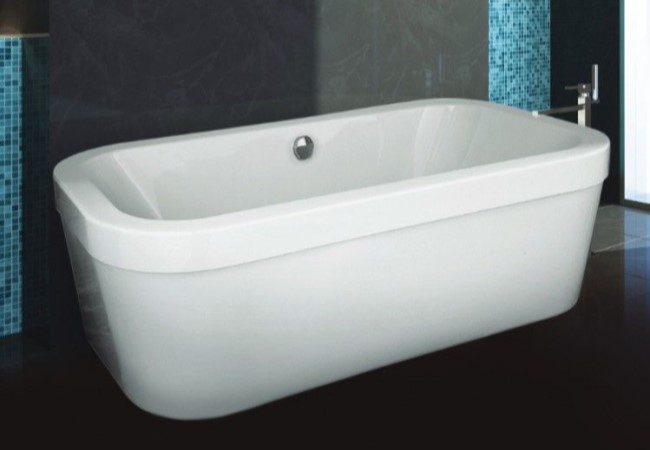 Freestanding Tub with Well Rounded Corners, Flat Overlapping Rim