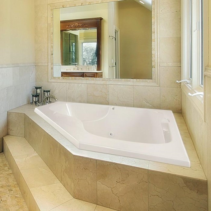 Hydro Systems Lara Bathtub Laura Whirlpool, Soaking & Air Tub