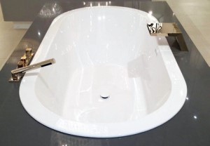 Oval Bath with Micro Mount Low Profile Tub Rim