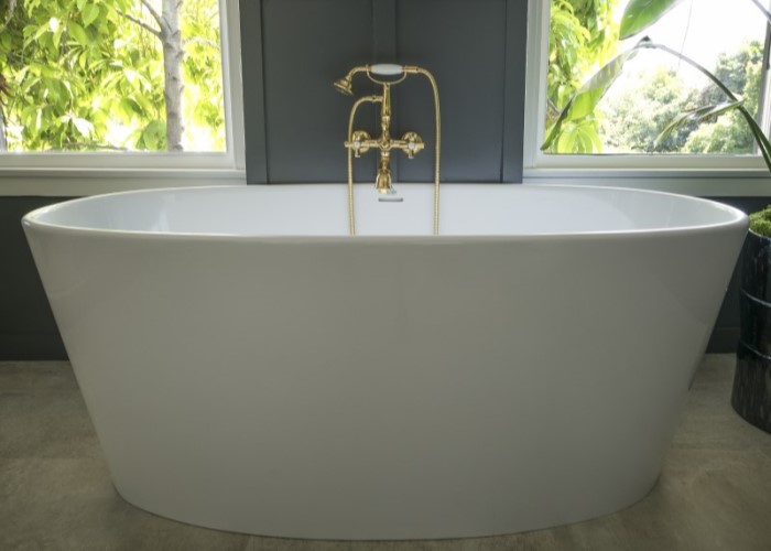 Oval Freestanding Bath, Slightly Angled Sides, Slotted Overflow