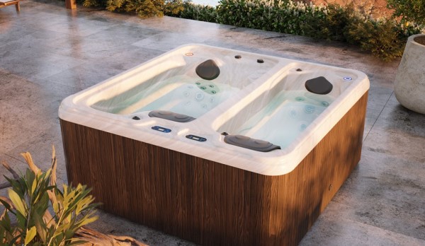 Two Person Hot & Cold Outdoor Tub
