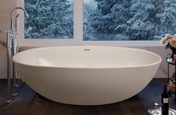 Oval Freestanding Bath with a Curving Sides