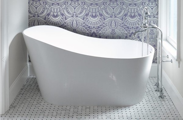 Freestanding Bathtub with Raised Backrest