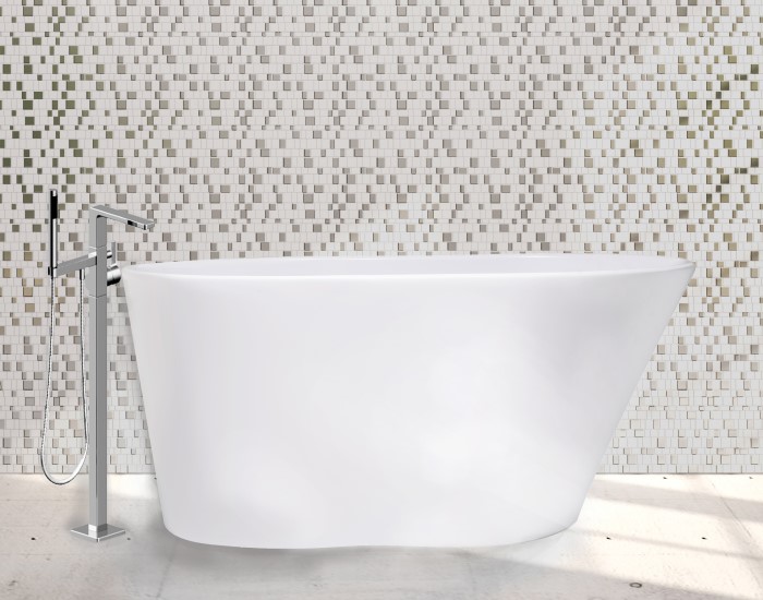 Small Oval Freestanding Tub with Angled Backrest, Flat Rim