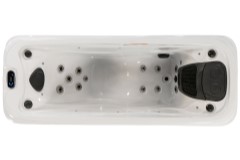 Long, Narrow Hot Tub for 1 Bather