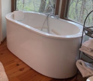 Oval Freestanding Tub with Flat Rim