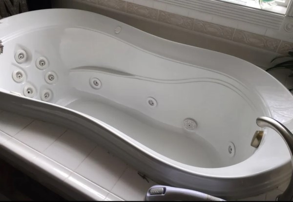 Watertech Oval Drop in Tub with 12 Water Jets