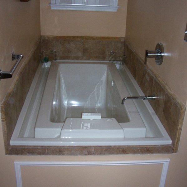 Biscuit Kara Soaking Tub with Overflow Rim