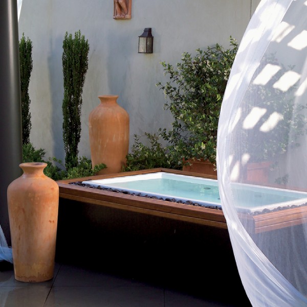 Modern Rectangle Tub with Overflow Rim