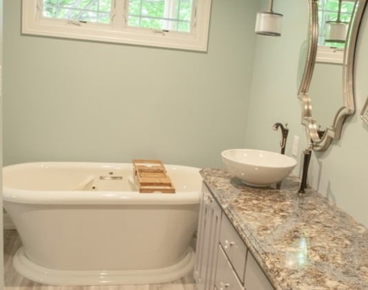 Melinda Freestanding Pedestal Tub