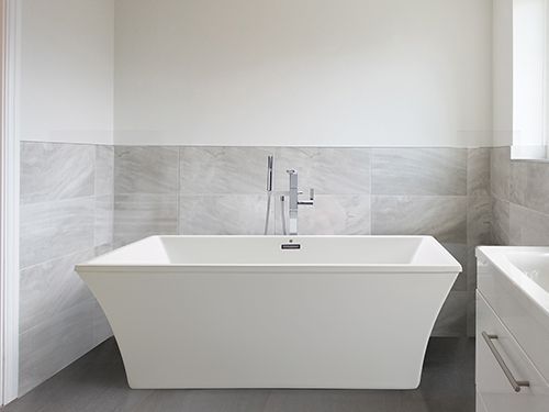 Rectangle Freestanding Bath with Sides that Curve In