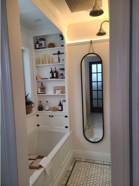 Alcove tub (Americh Vivo) in a Tub Nook